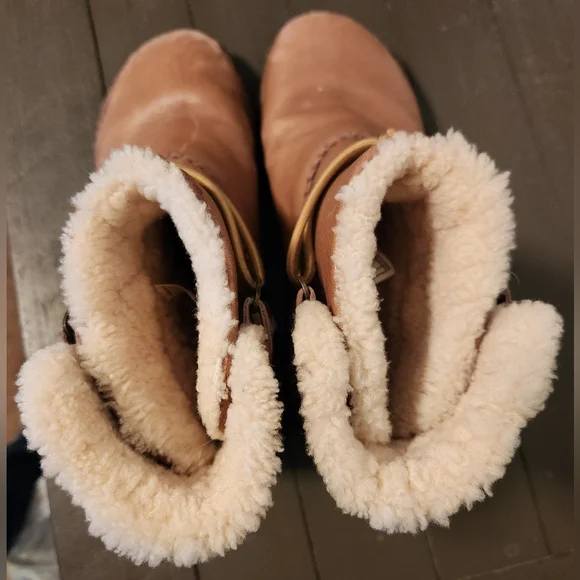UGG Brown Leather Winter Boots with Shearling - Picture 6 of 8